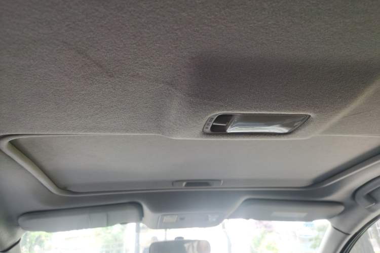 Used Nissan Tiida 2011 1.6L CVT Smart Version Headliner