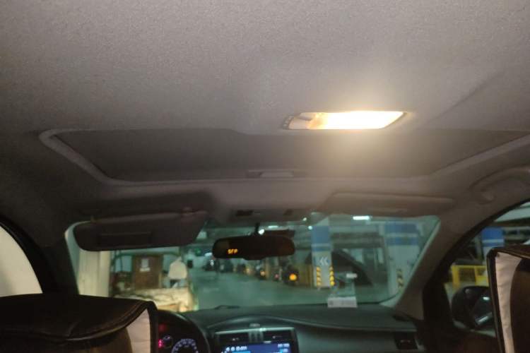 Used Nissan Tiida 2011 1.6L CVT Smart Version Headliner
