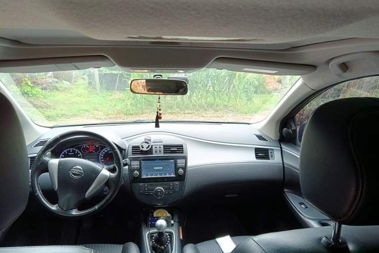 Used Nissan Tiida 2011 1.6T Manual Xuan Dong Edition Headliner