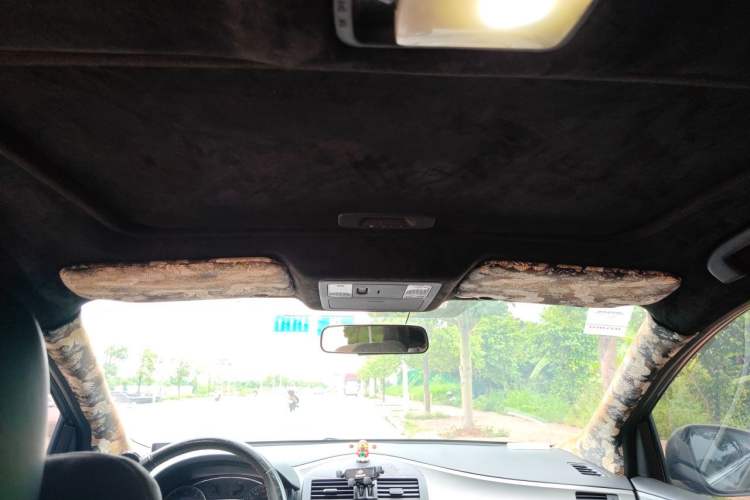 Used Nissan Tiida 2011 1.6T M-CVT Cool Edition Headliner