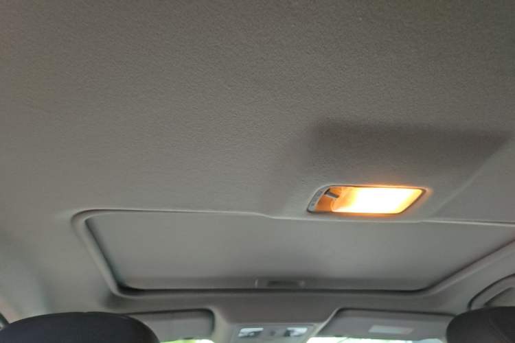 Used Nissan Tiida 2011 1.6L CVT Luxury Edition Headliner