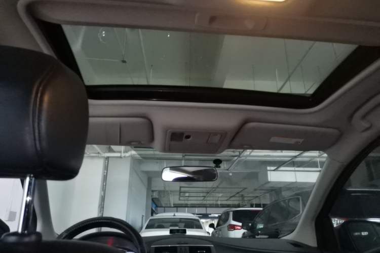 Used Nissan Tiida 2011 1.6L CVT Smart Version Headliner