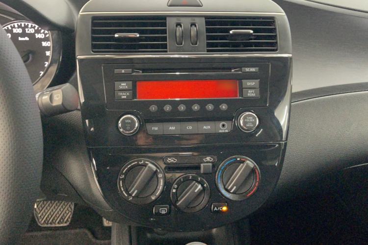 Used Nissan Tiida 2011 1.6L CVT Comfort Model Interior 2