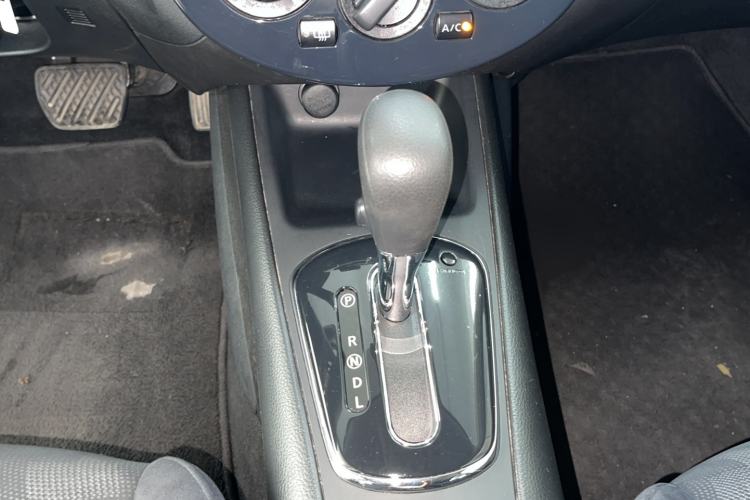 Used Nissan Tiida 2011 1.6L CVT Comfort Model Interior 3
