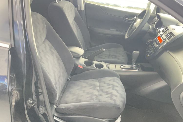 Used Nissan Tiida 2011 1.6L CVT Comfort Model Interior 5