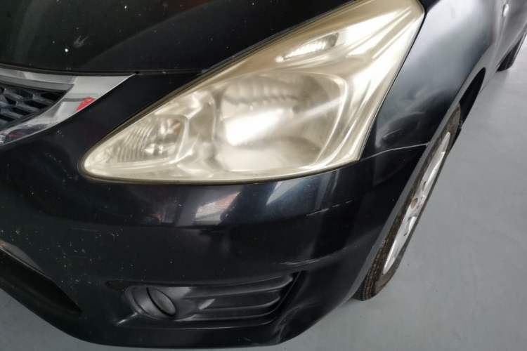 Used Nissan Tiida 2011 1.6L CVT Comfort Model Left Front Headlight