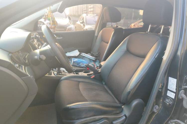 Used Nissan Tiida 2011 1.6L CVT Smart Version Left Front Seat