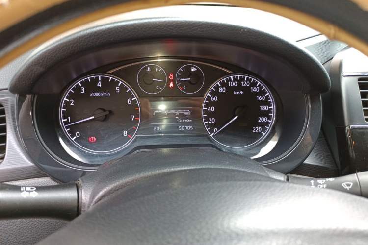 Used Nissan Tiida 2011 1.6L Manual Comfort Edition Odometer Close Up