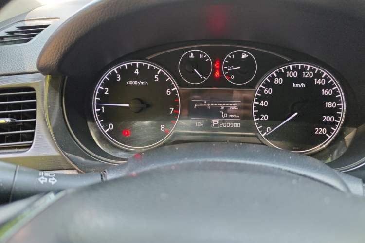 Used Nissan Tiida 2011 1.6L CVT Smart Version Odometer Close Up