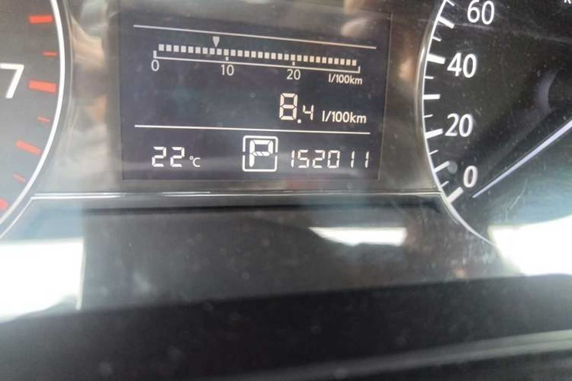 Used Nissan Tiida 2011 1.6L CVT Smart Version Odometer Close Up