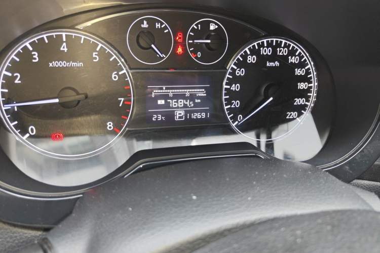 Used Nissan Tiida 2011 1.6L CVT Smart Version Odometer Close Up