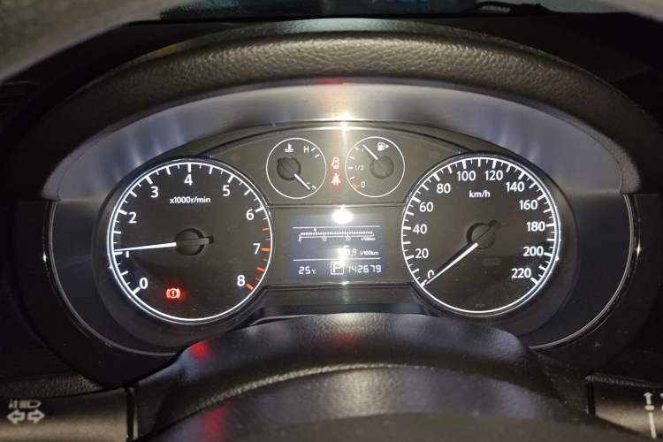 Used Nissan Tiida 2011 1.6L CVT Comfort Model Odometer Close Up
