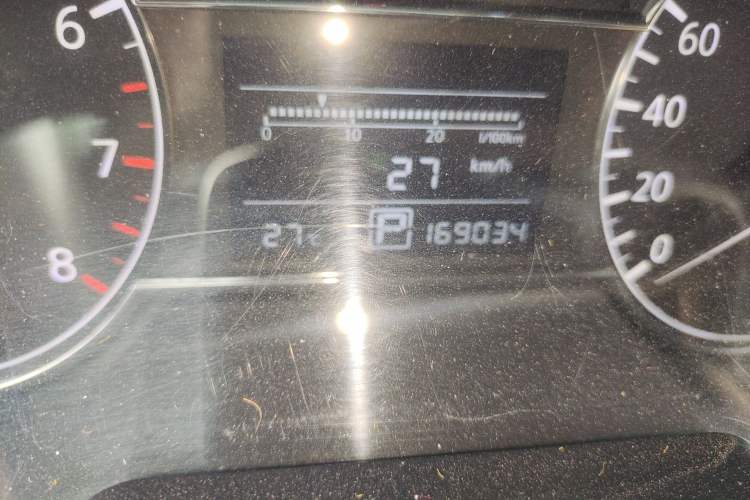 Used Nissan Tiida 2011 1.6L CVT Comfort Model Odometer Close Up