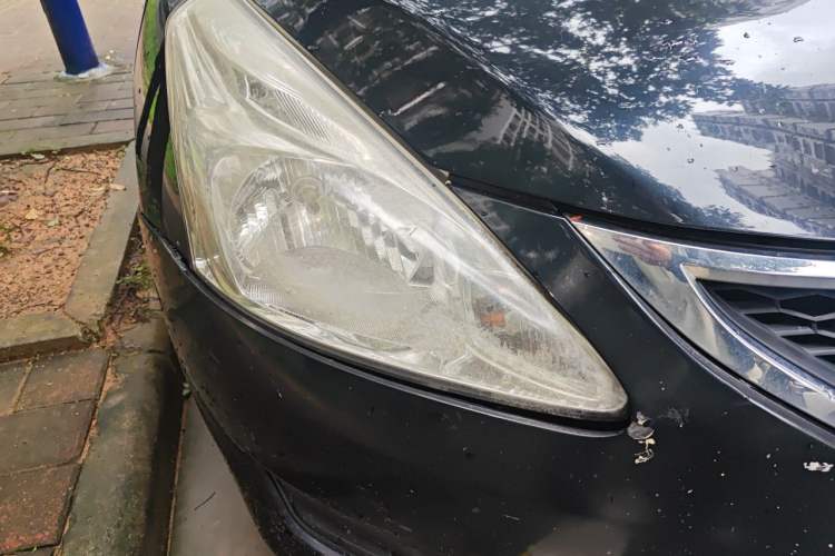 Used Nissan Tiida 2011 1.6L CVT Comfort Model Right Front Headlight