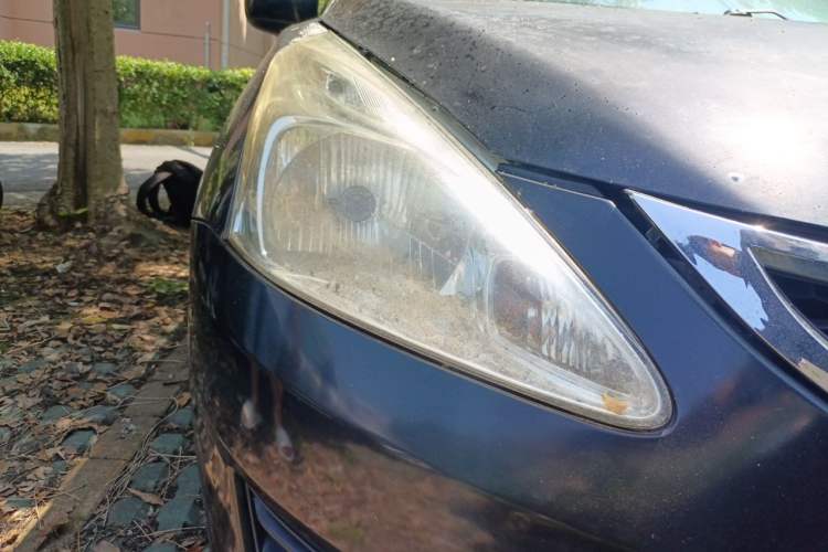 Used Nissan Tiida 2011 1.6L CVT Smart Version Right Front Headlight