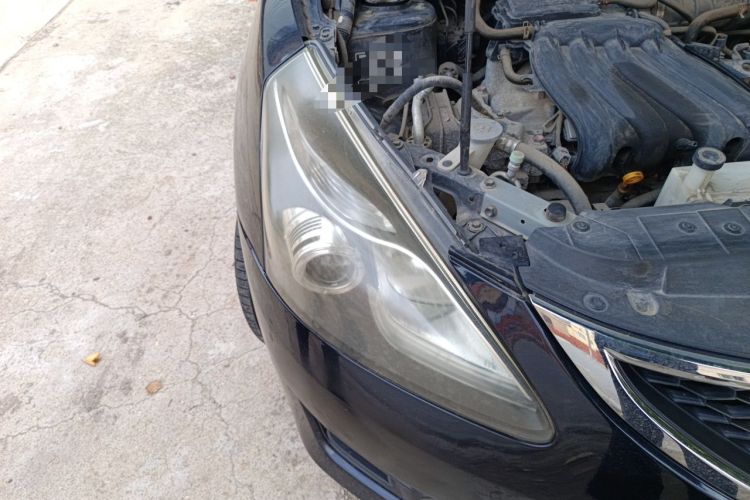 Used Nissan Tiida 2011 1.6L Manual Comfort Edition Right Front Headlight