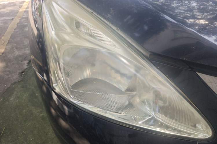 Used Nissan Tiida 2011 1.6L CVT Comfort Model Right Front Headlight