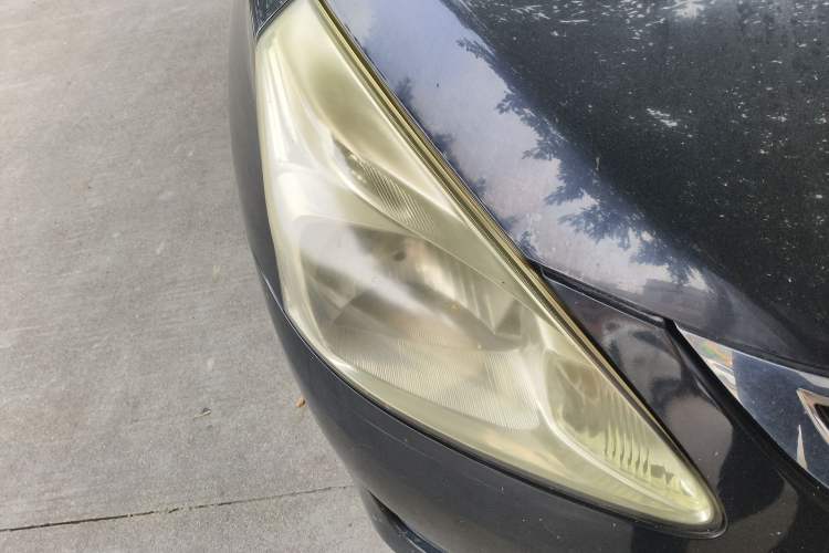 Used Nissan Tiida 2011 1.6L CVT Comfort Model Right Front Headlight