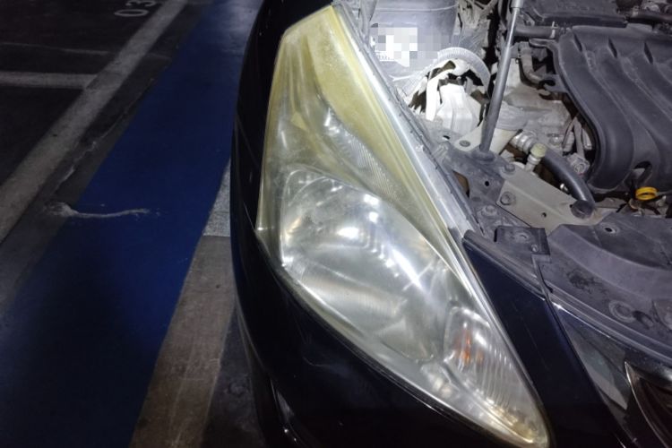 Used Nissan Tiida 2011 1.6L CVT Comfort Model Right Front Headlight