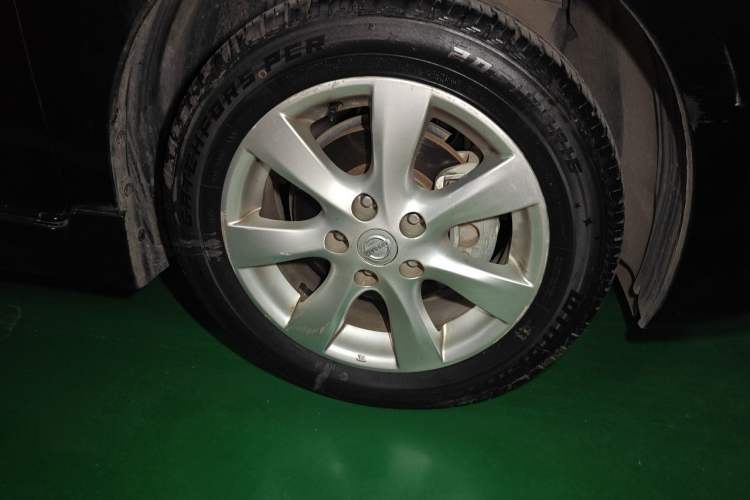Used Nissan Tiida 2011 1.6L CVT Luxury Edition Right Front Wheel Hub