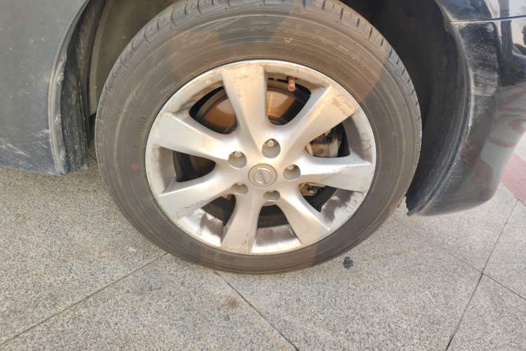 Used Nissan Tiida 2011 1.6L CVT Smart Version Right Front Wheel Hub