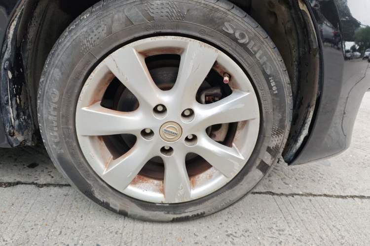 Used Nissan Tiida 2011 1.6L Manual Comfort Edition Right Front Wheel Hub