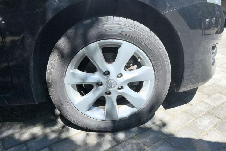 Used Nissan Tiida 2011 1.6L CVT Smart Version Right Front Wheel Hub