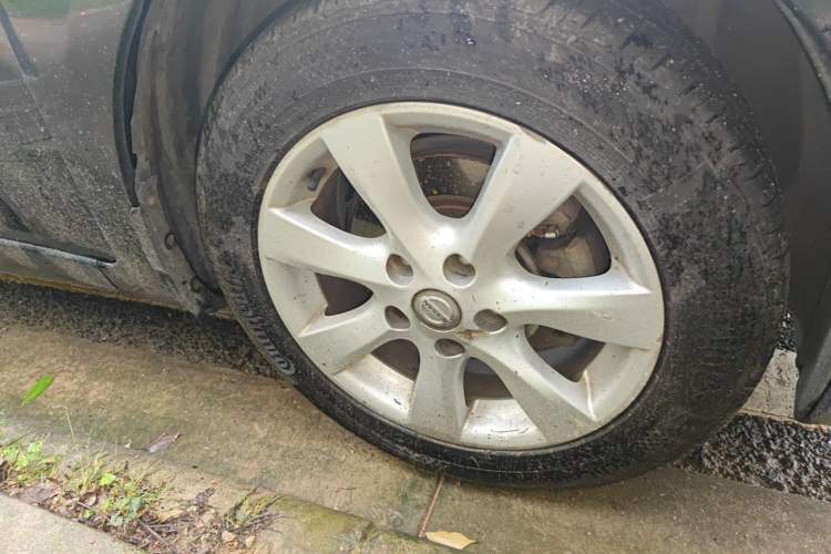 Used Nissan Tiida 2011 1.6L CVT Comfort Model Right Front Wheel Hub