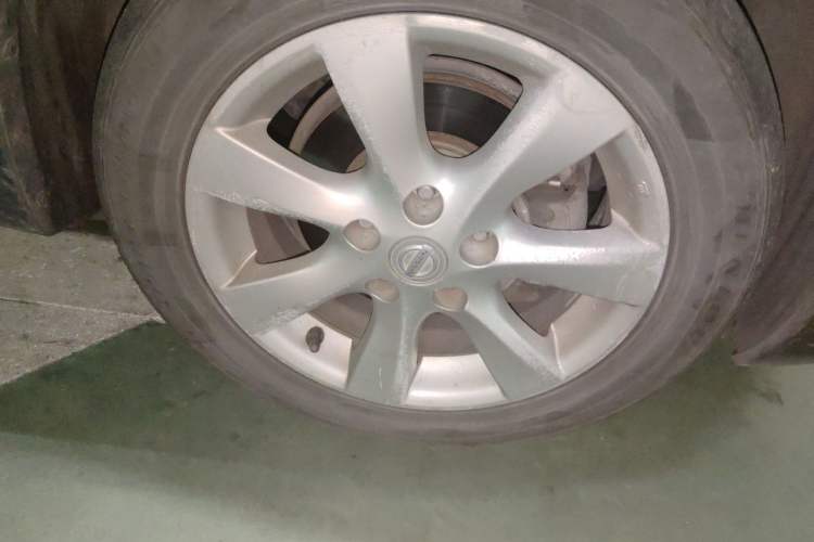 Used Nissan Tiida 2011 1.6L CVT Smart Version Right Front Wheel Hub