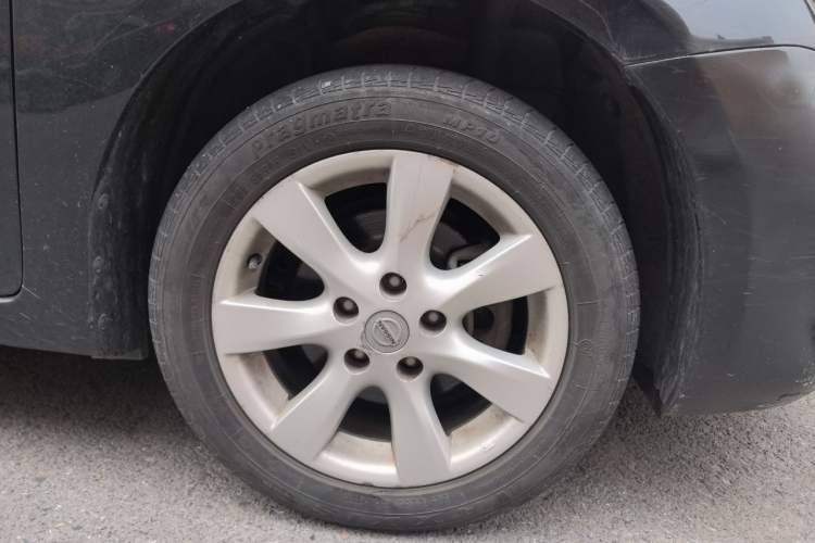 Used Nissan Tiida 2011 1.6L CVT Smart Version Right Front Wheel Hub