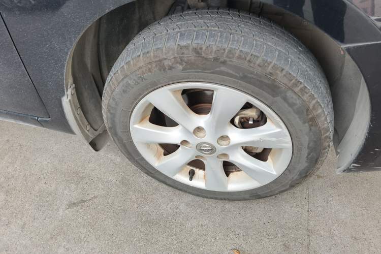 Used Nissan Tiida 2011 1.6L CVT Comfort Model Right Front Wheel Hub