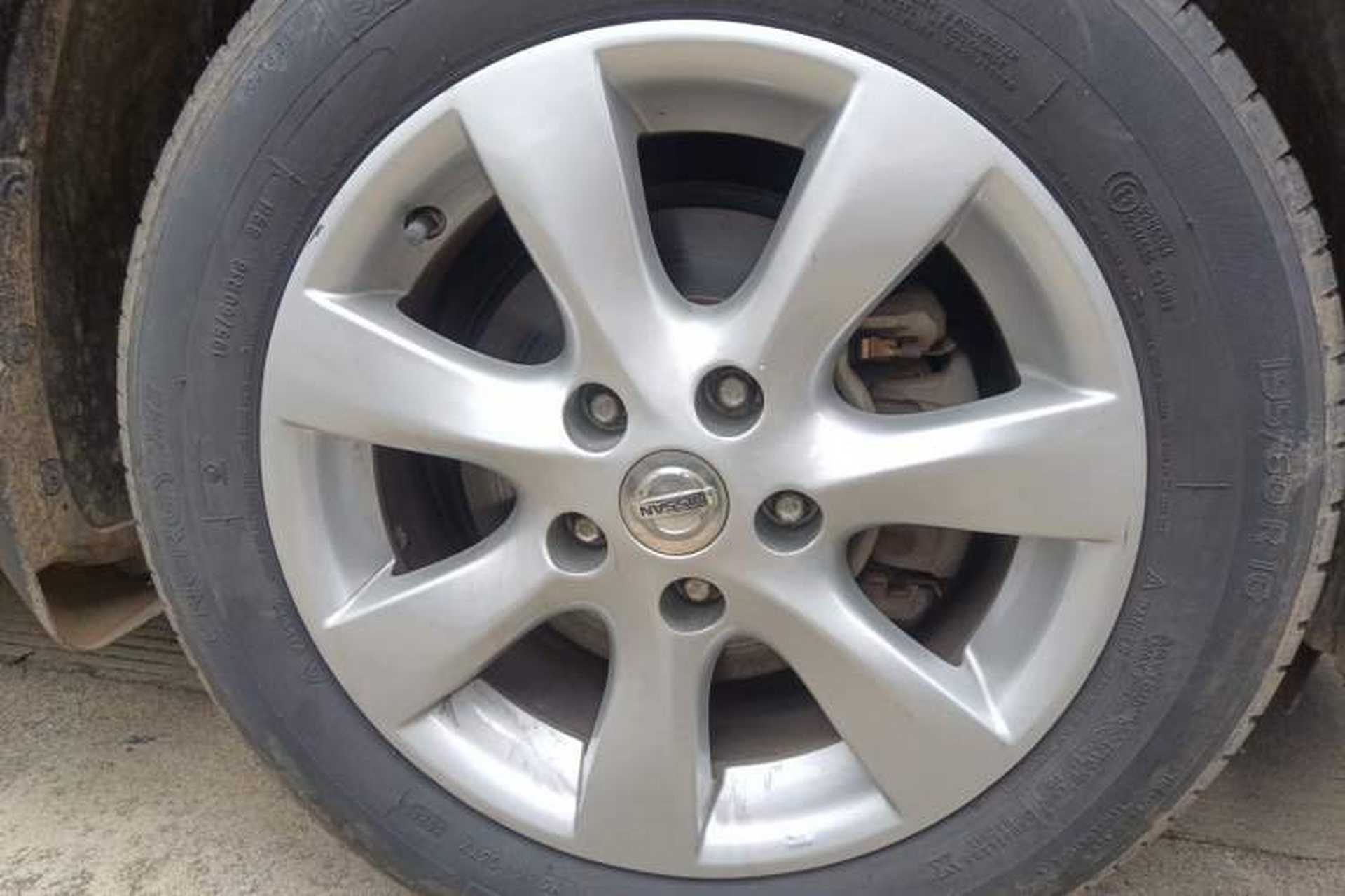 Used Nissan Tiida 2011 1.6L CVT Smart Version Right Front Wheel Hub