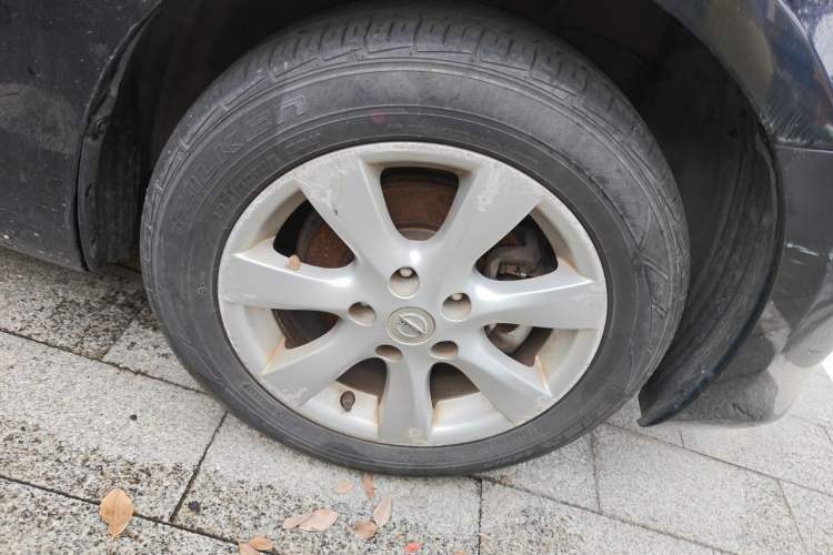 Used Nissan Tiida 2011 1.6L CVT Smart Version Right Front Wheel Hub