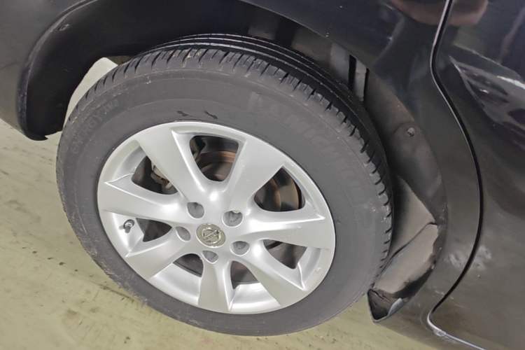 Used Nissan Tiida 2011 1.6L CVT Luxury Edition Right Rear Wheel Hub