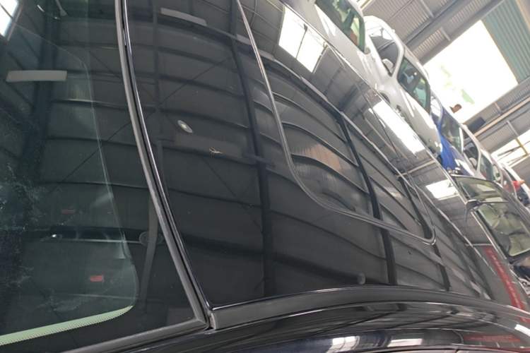 Used Nissan Tiida 2011 1.6L CVT Luxury Edition Roof