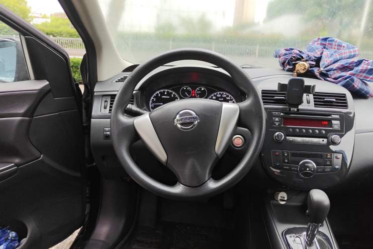 Used Nissan Tiida 2011 1.6L CVT Smart Version Steering Wheel