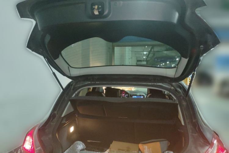 Used Nissan Tiida 2011 1.6L CVT Smart Version Trunk