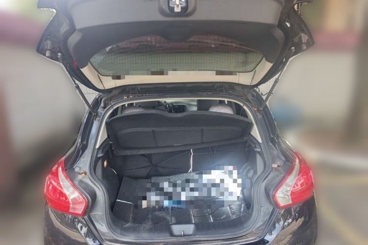 Used Nissan Tiida 2011 1.6L CVT Comfort Model Trunk