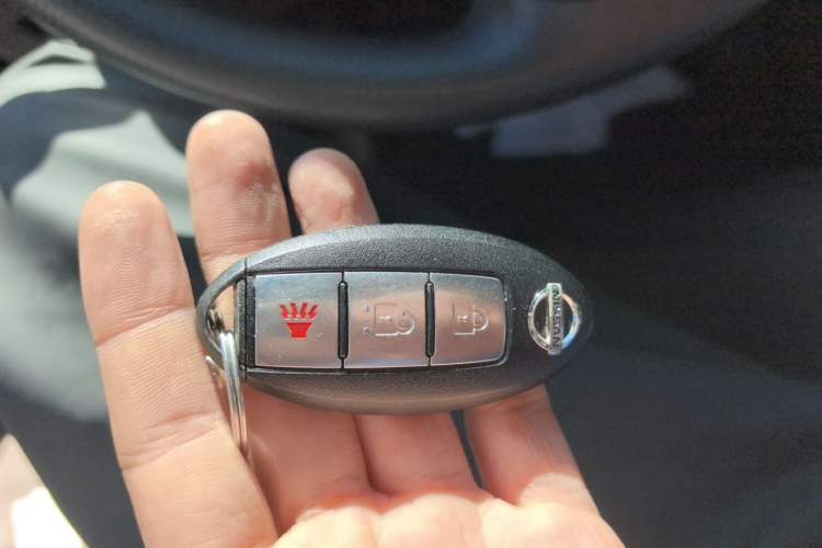 Used Nissan Tiida 2011 1.6L CVT Smart Version Vehicle Key
