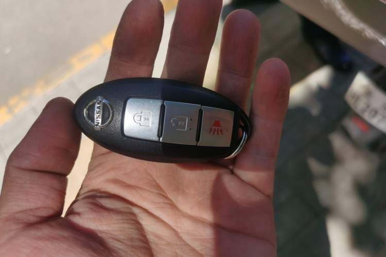 Used Nissan Tiida 2011 1.6L CVT Smart Version Vehicle Key