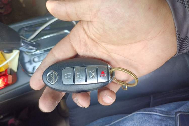 Used Nissan Tiida 2011 1.6L CVT Smart Version Vehicle Key