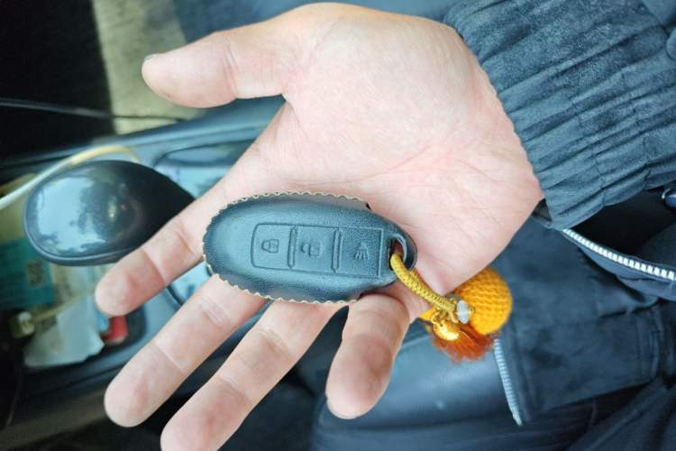 Used Nissan Tiida 2011 1.6L CVT Smart Version Vehicle Key