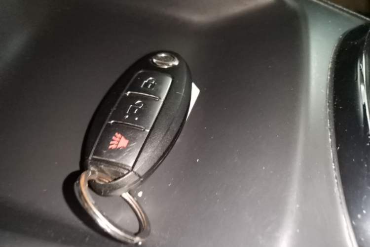 Used Nissan Tiida 2011 1.6L CVT Smart Version Vehicle Key