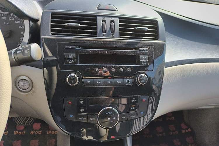Used Nissan Tiida 2011 1.6L CVT Smart Version Audio And AC Panel