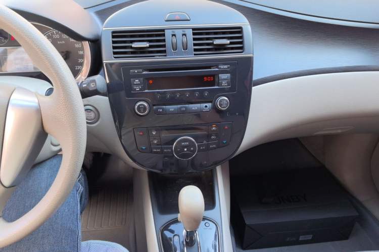 Used Nissan Tiida 2011 1.6L CVT Smart Version Audio And AC Panel
