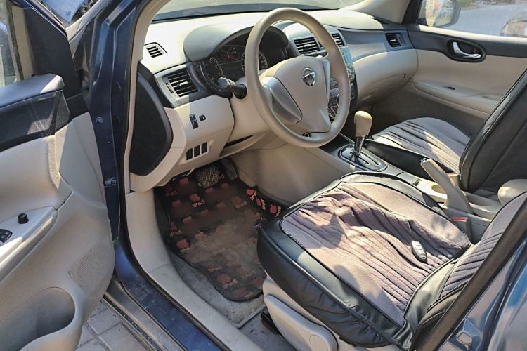 Used Nissan Tiida 2011 1.6L CVT Smart Version Driver Seat