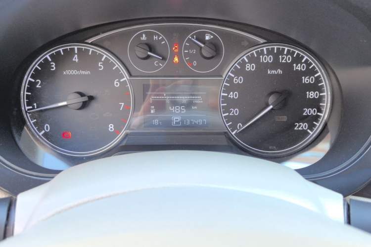 Used Nissan Tiida 2011 1.6L CVT Smart Version Odometer Close Up