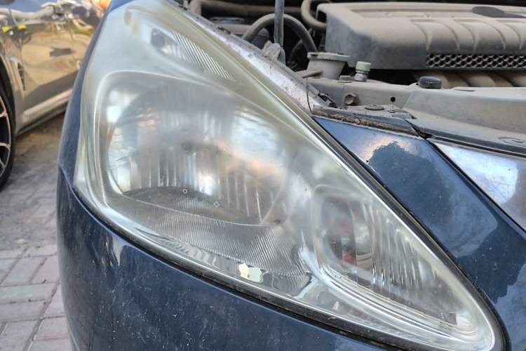Used Nissan Tiida 2011 1.6L CVT Smart Version Right Front Headlight