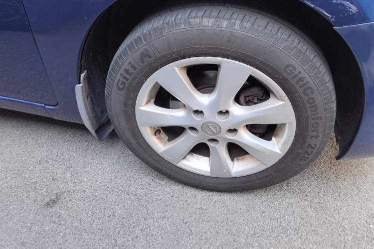 Used Nissan Tiida 2011 1.6L CVT Smart Version Right Front Wheel Hub