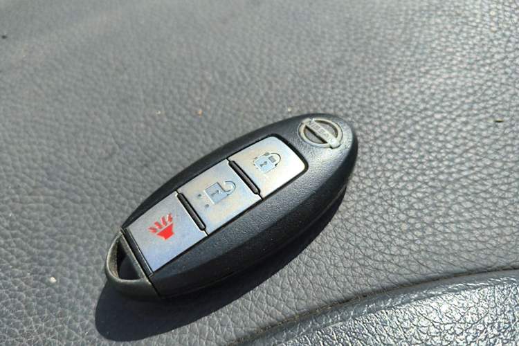 Used Nissan Tiida 2011 1.6L CVT Smart Version Vehicle Key